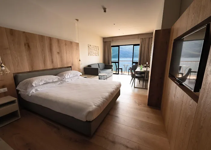 Splendid Palace 4* Limone sul Garda