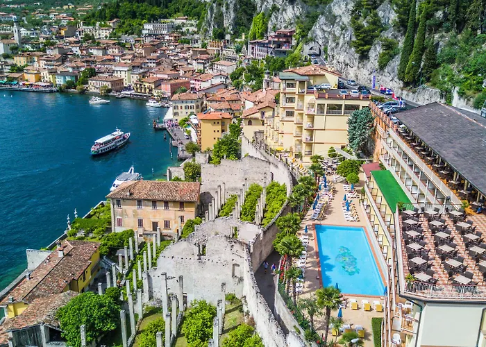 Splendid Palace 4* Limone sul Garda