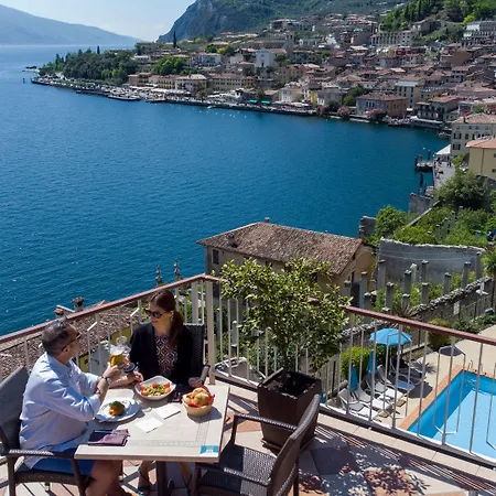 Splendid Palace 4* Limone sul Garda