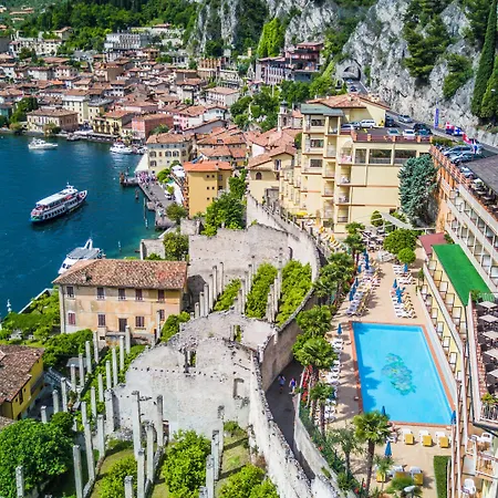 Splendid Palace 4* Limone sul Garda