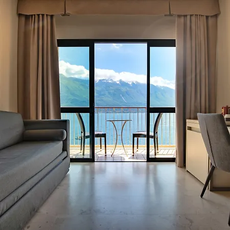 Splendid Palace Szálloda Limone sul Garda